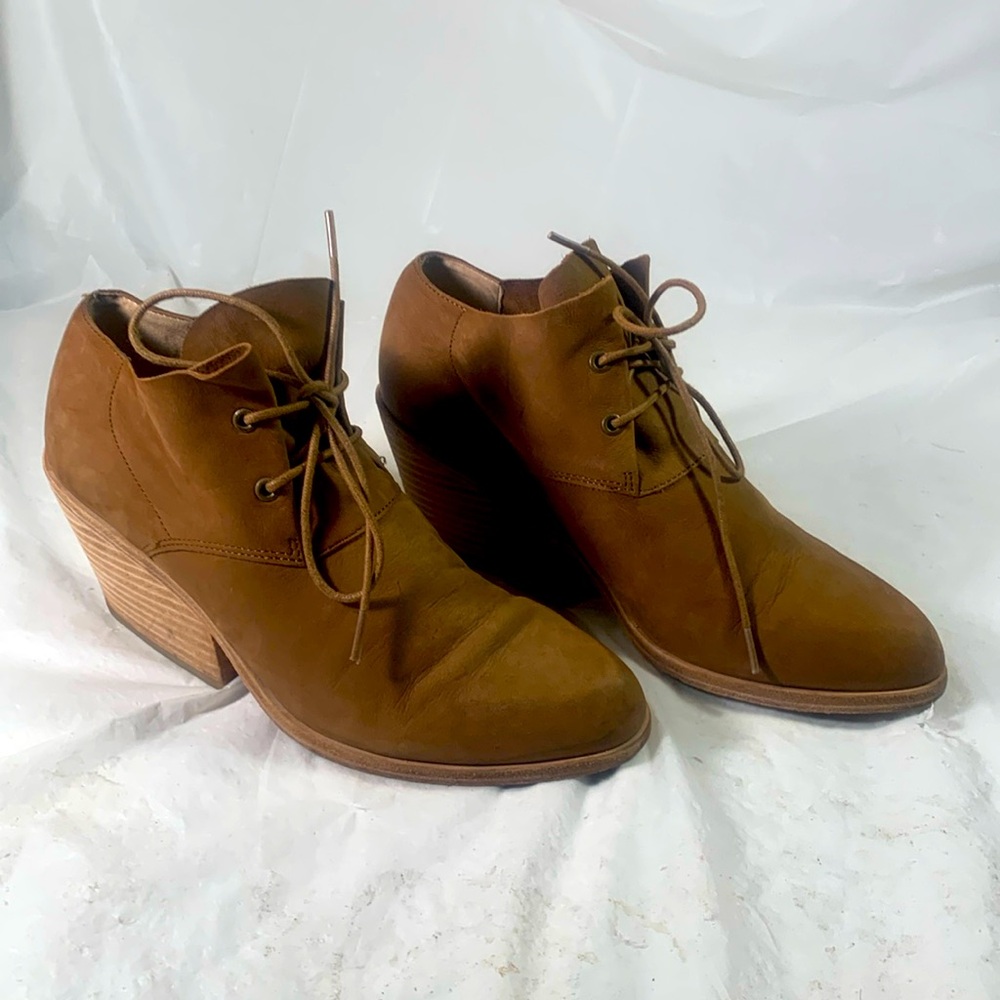 Eileen Fisher Women's Charlie Sienna Brown Softy Suede Lace Up Ankle Booties